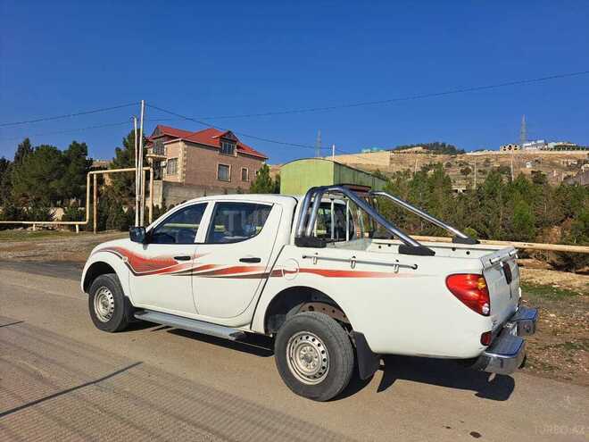 Mitsubishi L200 2011, 326,300 km - 2.5 l - Bakı