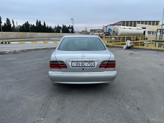 Mercedes E 240 2000, 312,863 km - 2.4 л - Bakı