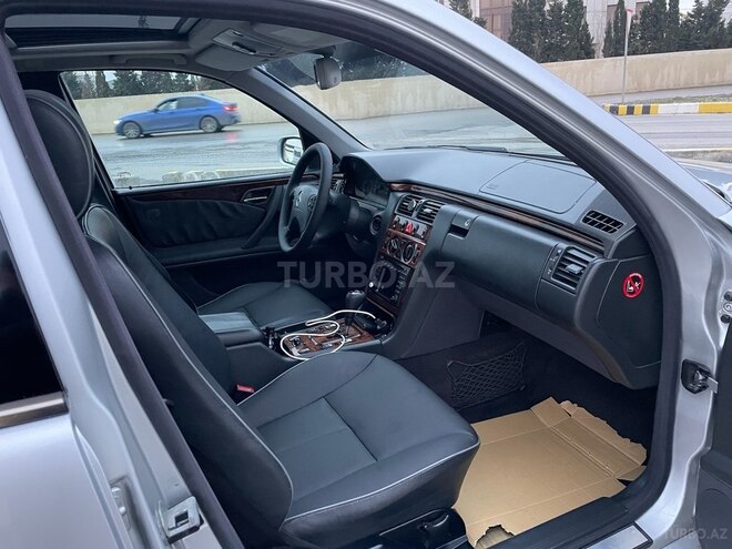 Mercedes E 240 2000, 312,863 km - 2.4 л - Bakı