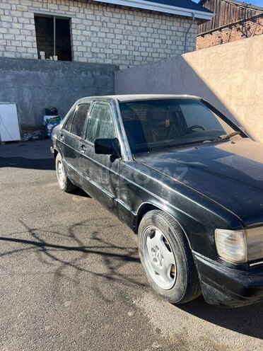 Mercedes 190 1987, 900,000 km - 2.0 l - Gəncə