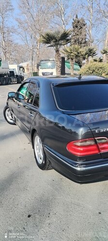 Mercedes E 320 2000, 245,000 km - 3.2 l - Göyçay