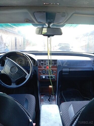 Mercedes C 180 1996, 246,738 km - 1.8 л - Yevlax
