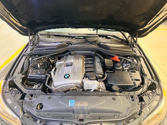 BMW 525 2005, 329,000 km - 2.5 l - Bakı