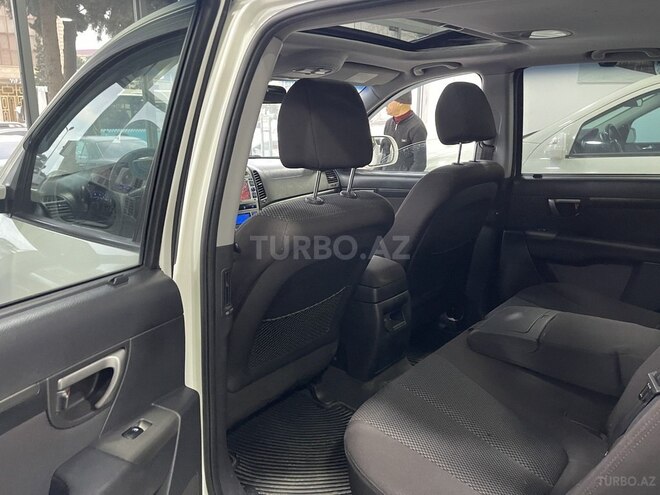 Hyundai Santa Fe-12