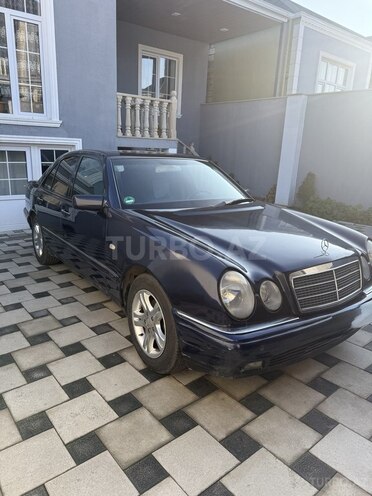 Mercedes E 240 1999, 449,000 km - 2.4 l - Bakı