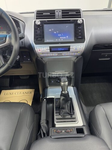 Toyota Land Cruiser Prado-10