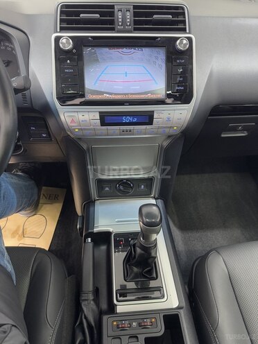 Toyota Land Cruiser Prado-15