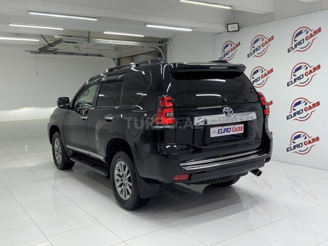 Toyota Land Cruiser Prado-21