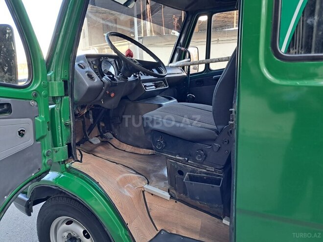 Mercedes 208 D 1994, 523,000 km - 2.5 л - Qazax