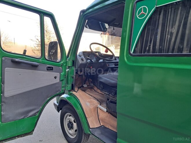 Mercedes 208 D 1994, 523,000 km - 2.5 л - Qazax