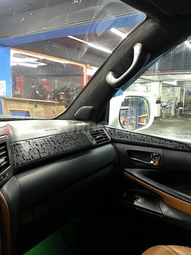 Lexus LX 570-14