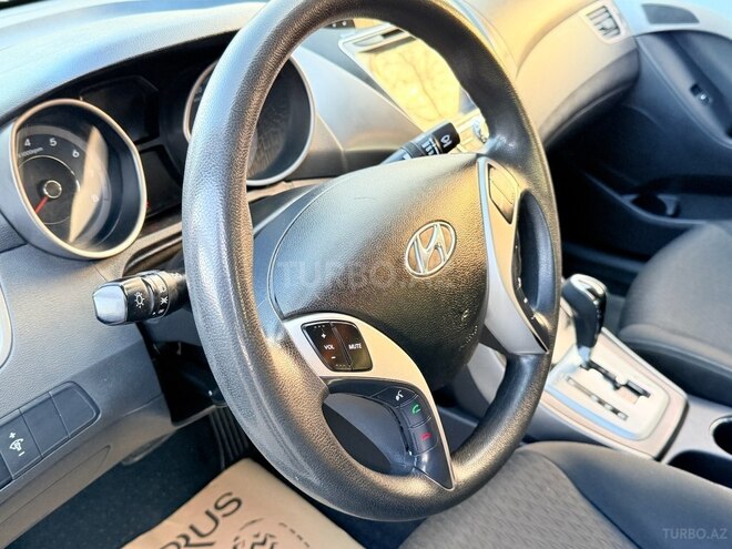 Hyundai Elantra 2011, 130,000 km - 1.6 l - Tovuz