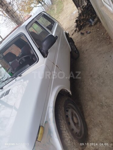 LADA (VAZ) Niva 2005, 400,000 km - 1.7 l - Yardımlı
