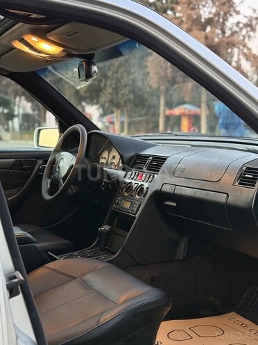 Mercedes C 230 1998, 227,772 km - 2.3 l - Bakı