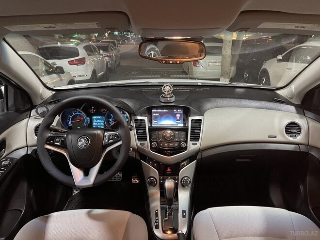 Chevrolet Cruze-16