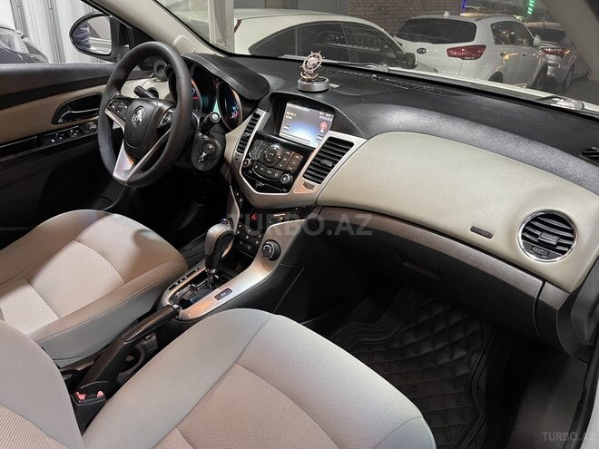 Chevrolet Cruze-13