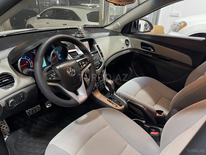Chevrolet Cruze-15