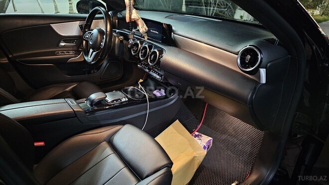 Mercedes  2019, 64,272 km - 2.0 l - Bakı