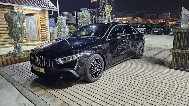 Mercedes  2019, 64,272 km - 2.0 l - Bakı