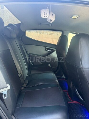 Hyundai Elantra 2015, 124,000 km - 1.8 l - Bakı