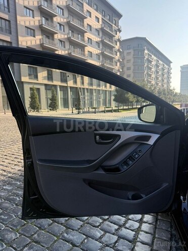 Hyundai Elantra 2015, 124,000 km - 1.8 l - Bakı