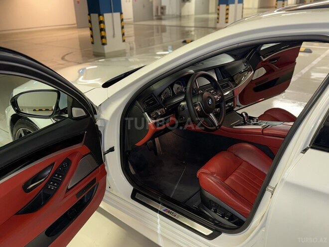 BMW M5 2013, 99,500 km - 4.4 л - Bakı