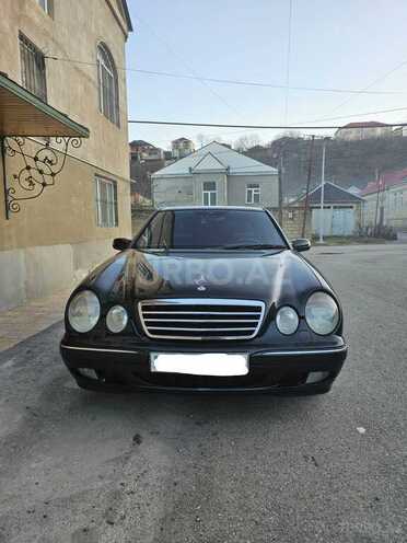 Mercedes E 320 2001, 370,000 km - 3.2 l - Quba