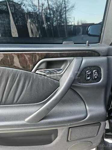 Mercedes E 320 2001, 370,000 km - 3.2 l - Quba