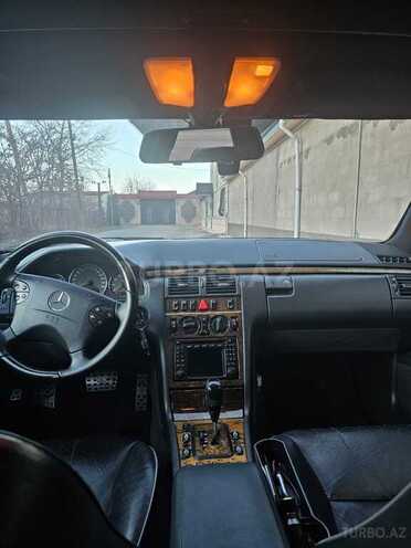 Mercedes E 320 2001, 370,000 km - 3.2 l - Quba