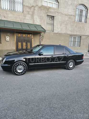 Mercedes E 320 2001, 370,000 km - 3.2 l - Quba