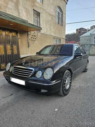 Mercedes E 320 2001, 370,000 km - 3.2 l - Quba