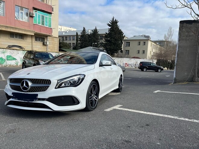 Mercedes  2018, 35,200 km - 2.0 l - Bakı