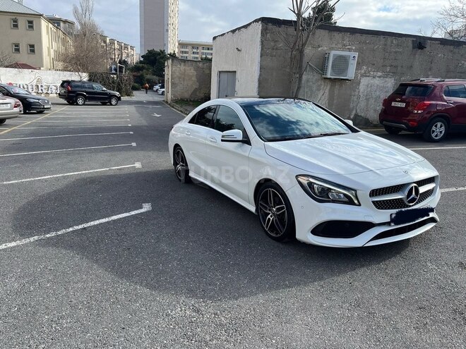 Mercedes  2018, 35,200 km - 2.0 l - Bakı