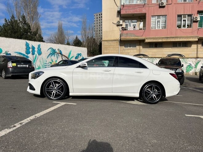 Mercedes  2018, 35,200 km - 2.0 l - Bakı
