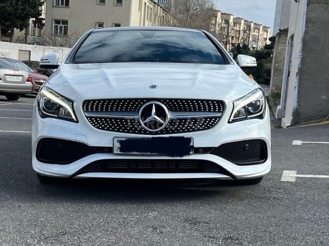 Mercedes  2018, 35,200 km - 2.0 l - Bakı