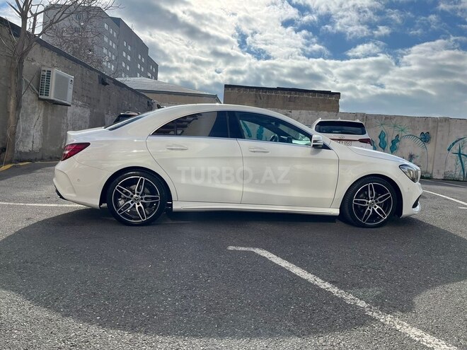 Mercedes  2018, 35,200 km - 2.0 l - Bakı