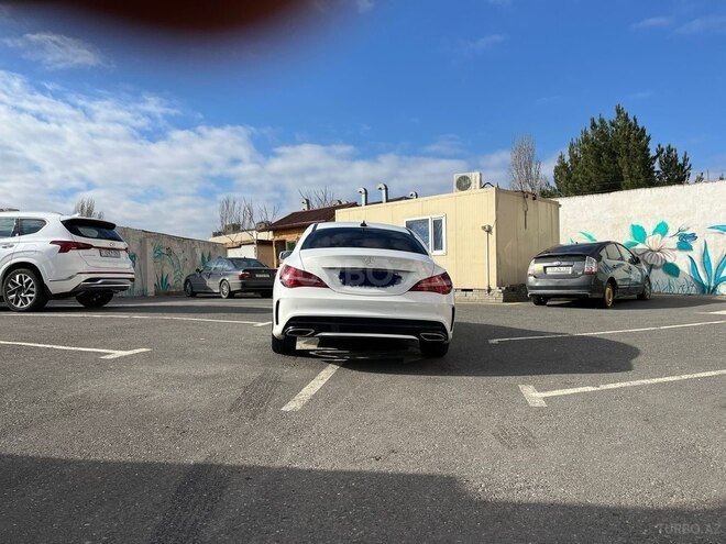 Mercedes  2018, 35,200 km - 2.0 l - Bakı