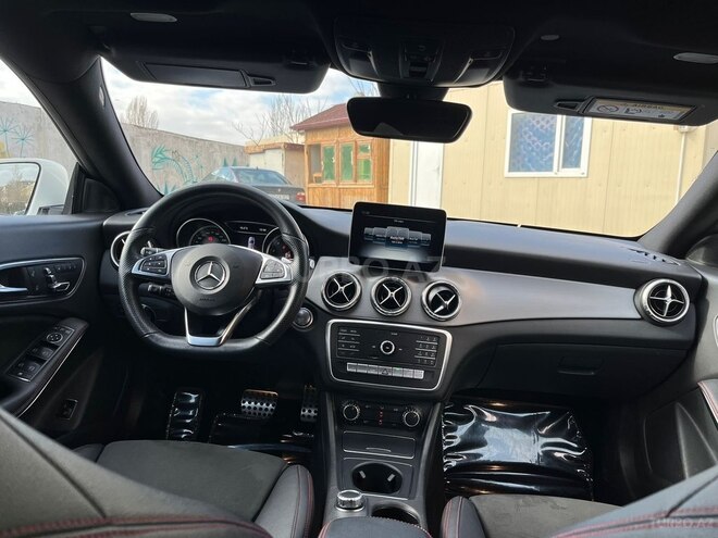 Mercedes  2018, 35,200 km - 2.0 l - Bakı