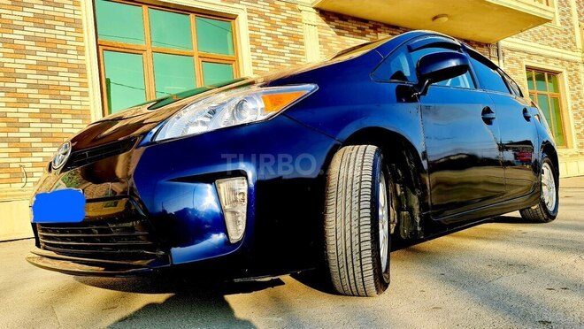 Toyota Prius-2