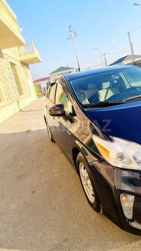 Toyota Prius-5