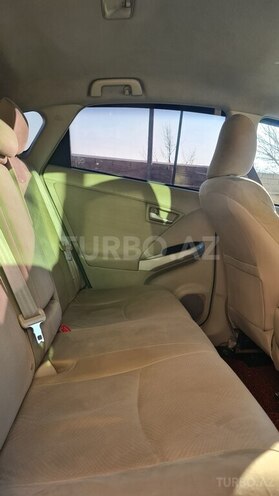 Toyota Prius-13