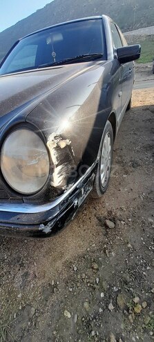 Mercedes E 240 1999, 306,455 km - 2.4 l - Bakı