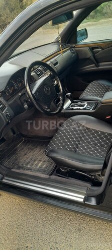 Mercedes E 240 1999, 306,455 km - 2.4 l - Bakı