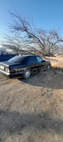 Mercedes E 240 1999, 306,455 km - 2.4 l - Bakı
