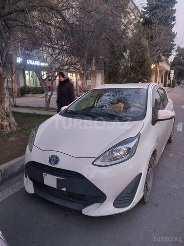 Toyota Aqua 2019, 100,400 km - 1.5 л - Bakı