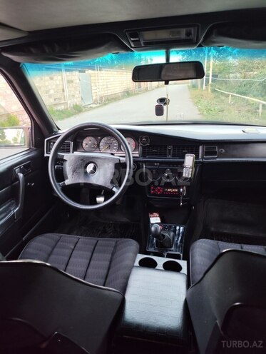 Mercedes 190 1991, 236,594 km - 2.0 l - Qusar