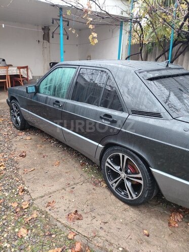 Mercedes 190 1991, 236,594 km - 2.0 l - Qusar