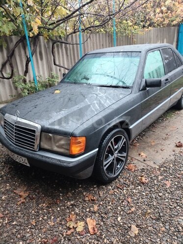 Mercedes 190 1991, 236,594 km - 2.0 l - Qusar