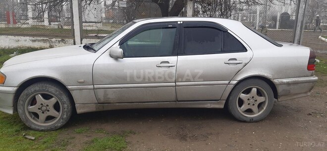 Mercedes C 180 1998, 378,177 km - 1.8 l - Xudat