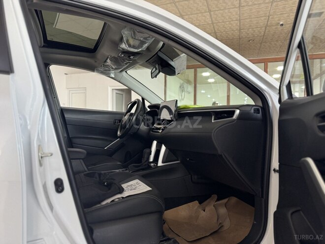 Toyota Corolla Cross-12